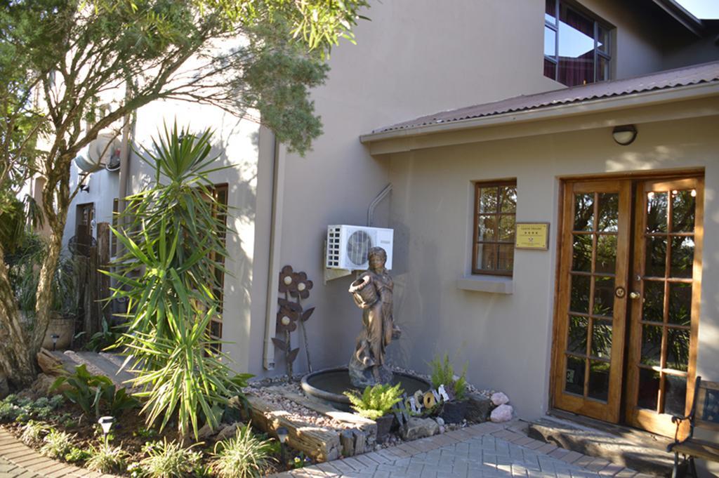 Two Bells Guest House Bloemfontein Ngoại thất bức ảnh
