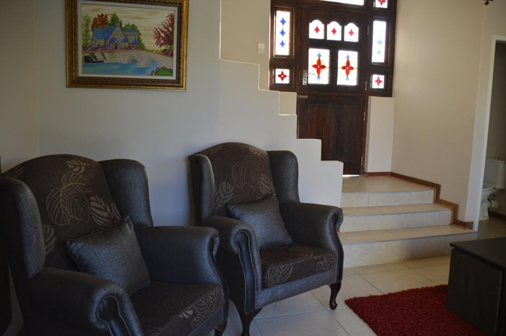 Two Bells Guest House Bloemfontein Ngoại thất bức ảnh