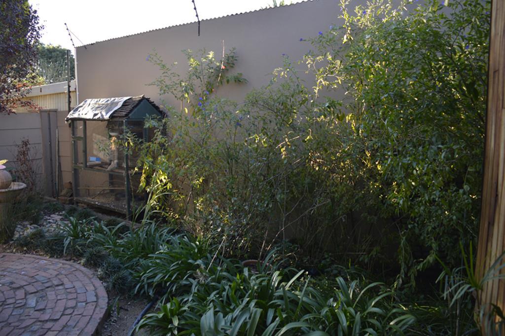 Two Bells Guest House Bloemfontein Ngoại thất bức ảnh