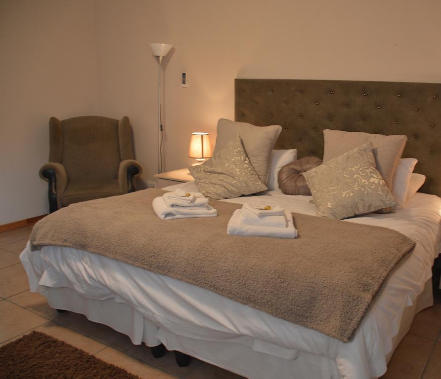 Two Bells Guest House Bloemfontein Ngoại thất bức ảnh