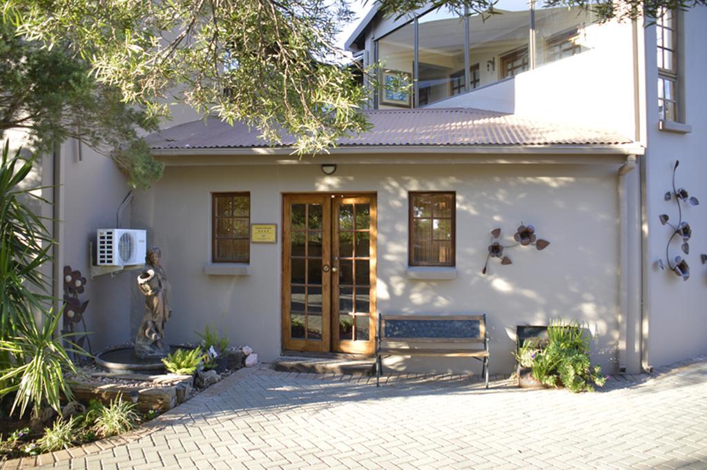 Two Bells Guest House Bloemfontein Ngoại thất bức ảnh